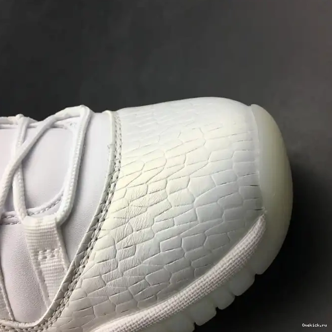 One Kick 11 Air Frost Heiress 897331-100 Low Jordan White 0605